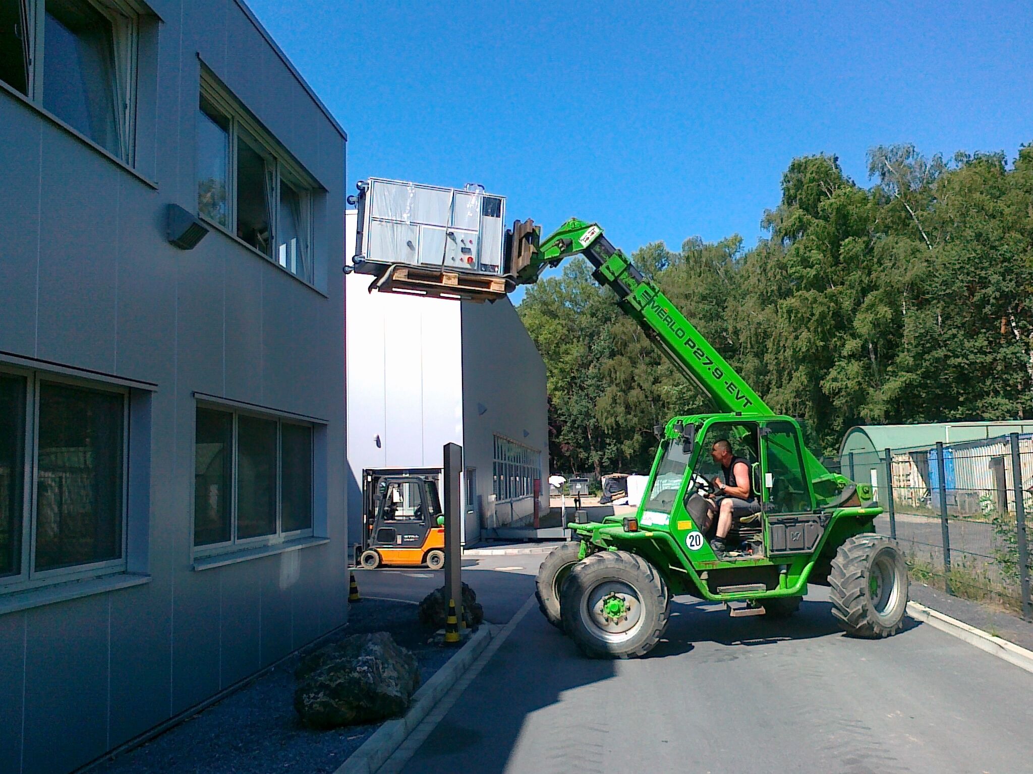 A specialized filter test rig to our customer