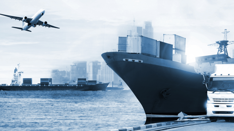 On the left of this collage, an airplane flies from the left to the right and across a harbor, on the right is a large cargo ship next to a truck. Palas devices allow measuring the number concentration and particle size distribution of even ultrafine aero